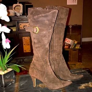 Facconnable Suede leather Mid calf boots.Italy.